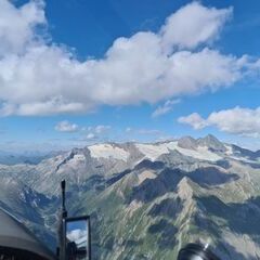 Flugwegposition um 14:54:33: Aufgenommen in der Nähe von Gemeinde Kals am Großglockner, 9981, Österreich in 3210 Meter